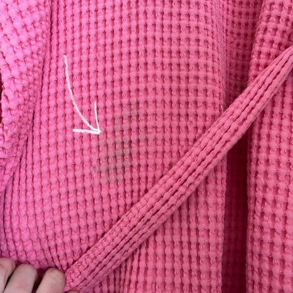 The Company Store Waffle Robe Pink “Mom” Embroidery - Picture 8 of 8